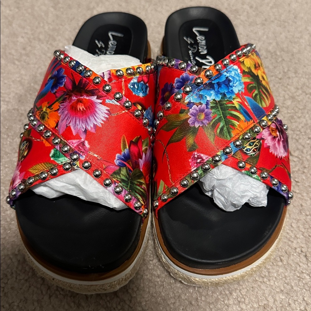 Sandals - Picture 2 of 4